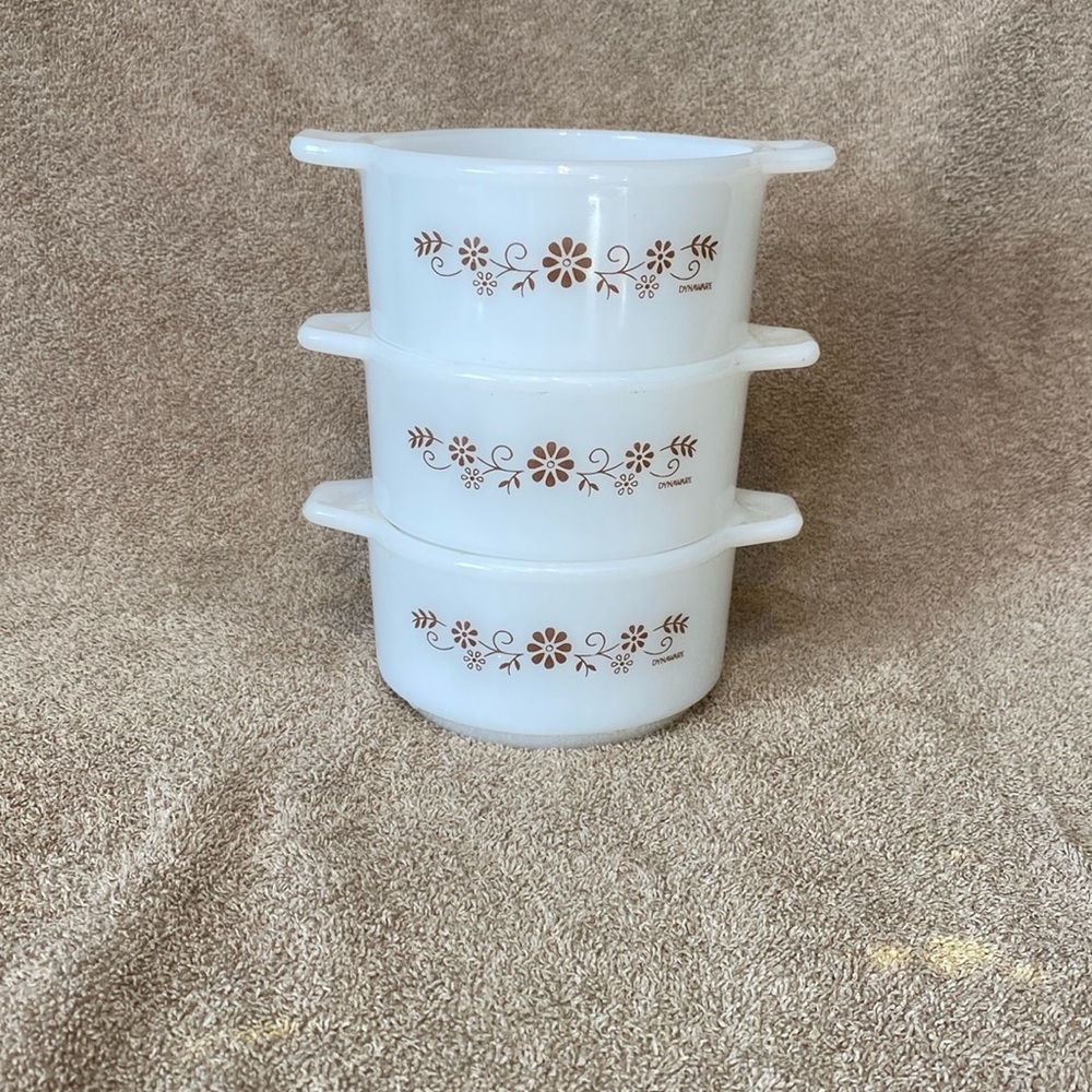 Set of three Vintage Pyrorey Dynaware Mini Casserole Dishes